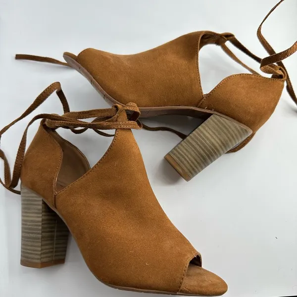 NEW BC Faux Suede Open Toe Brown Strappy Lace Up Bootie Size 6 Every Day Comfort - Image 2