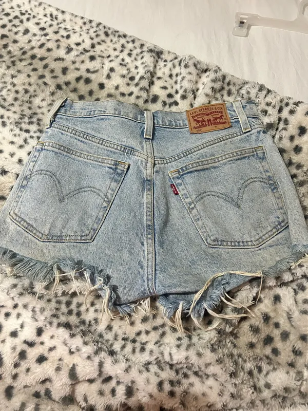 Levi’s 501 Shorts - Image 2