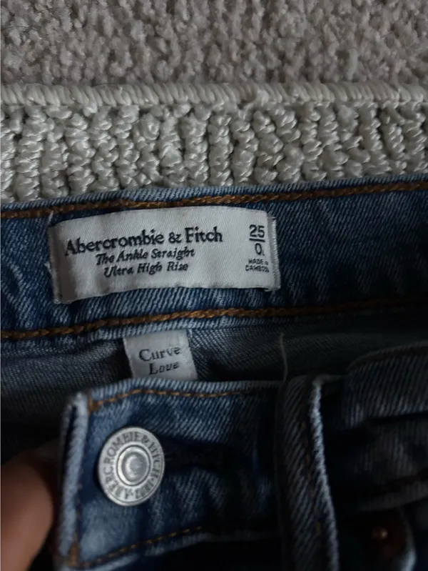 Abercrombie Jeans - Image 3