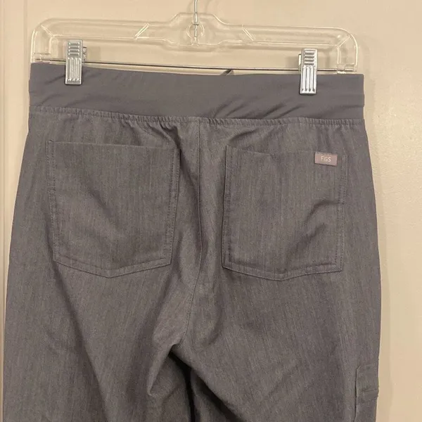 Figs scrubs, joggers, size XS￼ - Image 3