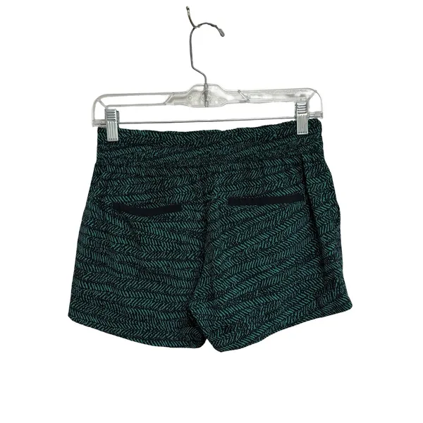 Lululemon Spring Break Away Shorts II in Hunter Green Mini Trax - Size 6 - Image 5