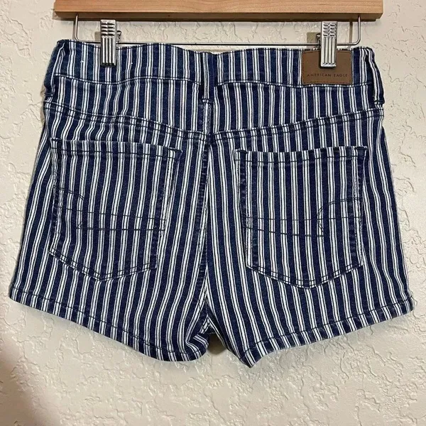 American Eagle Shorts Size 4 - Image 4