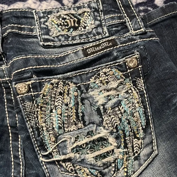 Miss Me Crop Jeans - Image 4