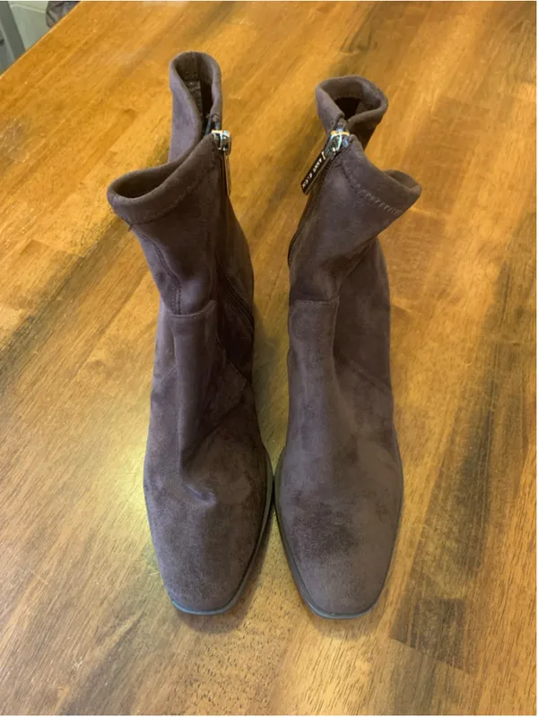 Women's Anne Klein Brown suede Ankle Boots Size 8 - Image 2