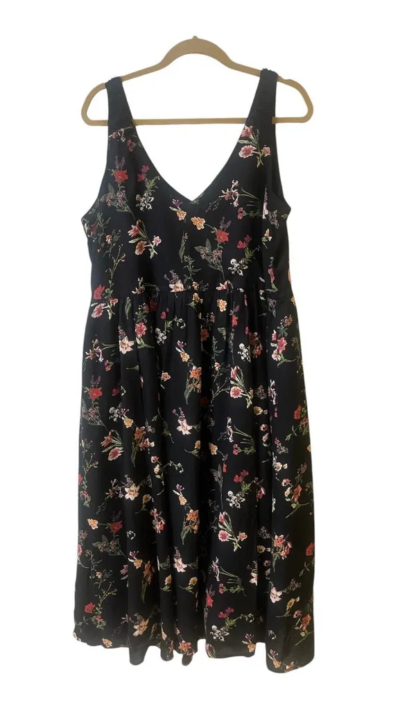 Maeve Lola dress by Anthropologie black with embroidery sz Medium - Image 4