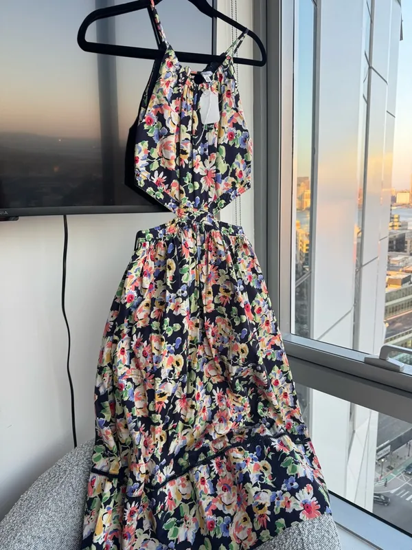 $195 SOMETHING NAVY Floral Midi Dress with Cutouts - Size S - Image 6