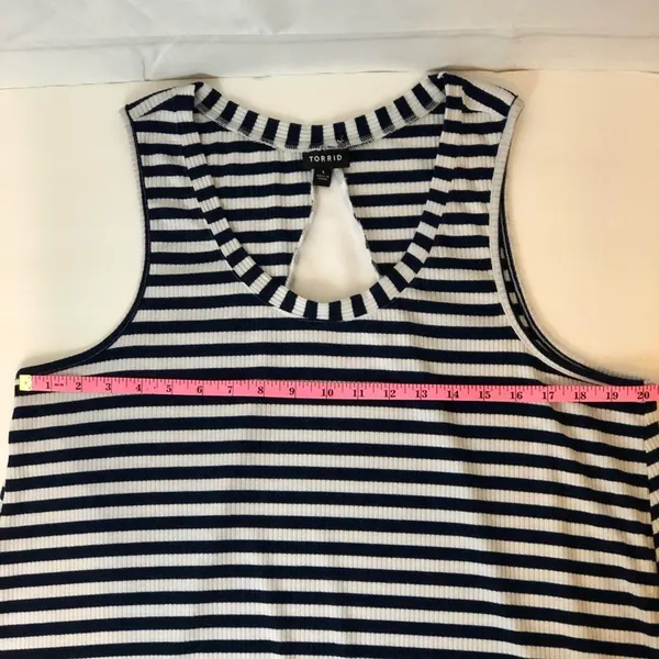 Torrid Blue/White Striped Tank scooped neck sleeveless size 1 flowy top - Image 5