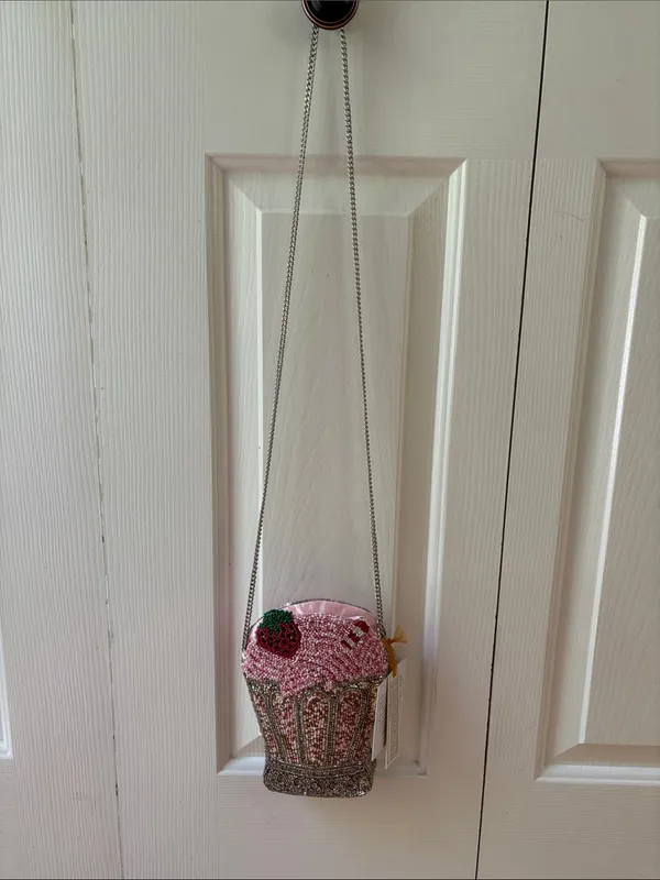 Made in India Beaded Pink and Silver Strawberry Milkshake Crossbody Bag - Image 7