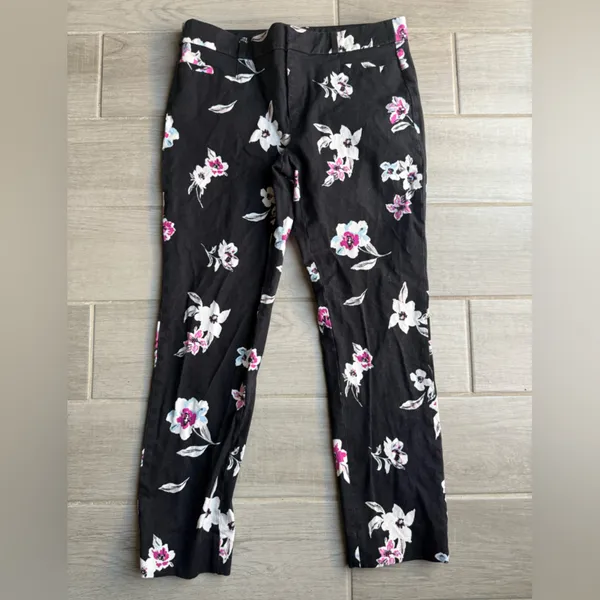 Banana Republic Black Floral Cropped Ponte Pants - Image 2