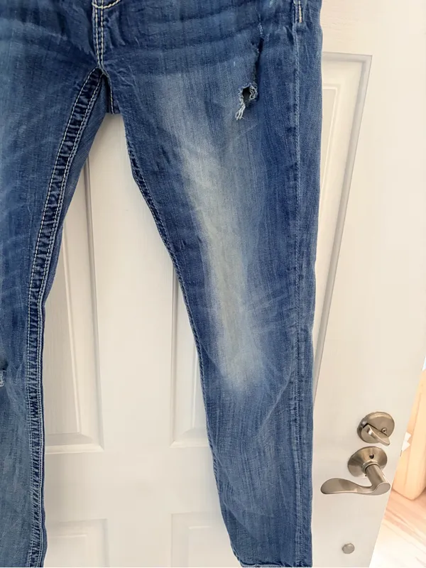 Miss Me Distressed Skinny Jeans in Blue Wash - Image 5