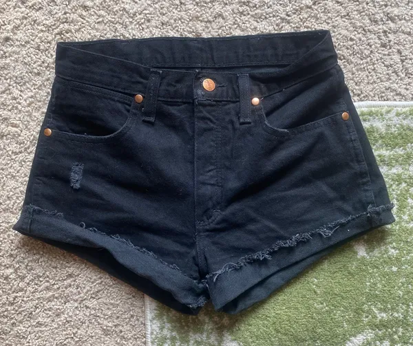Wrangler Black Jean Shorts - Image 4