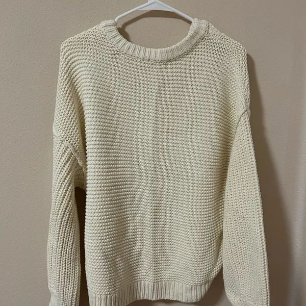 Cozy Cream White Cable Knit Sweater - Image 2