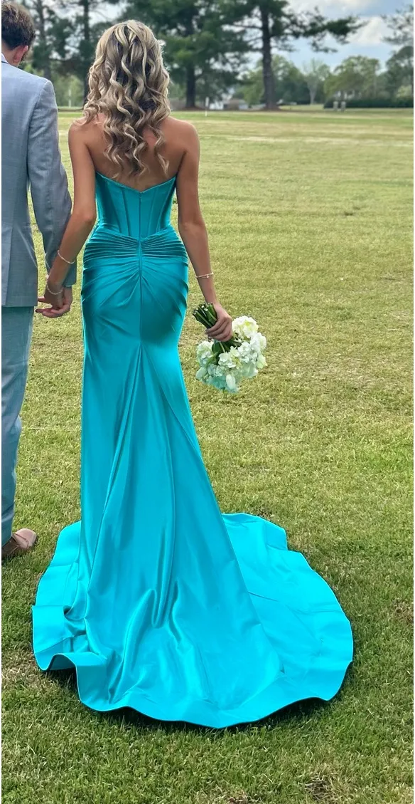 Sherri Hill Prom Dress - Image 2