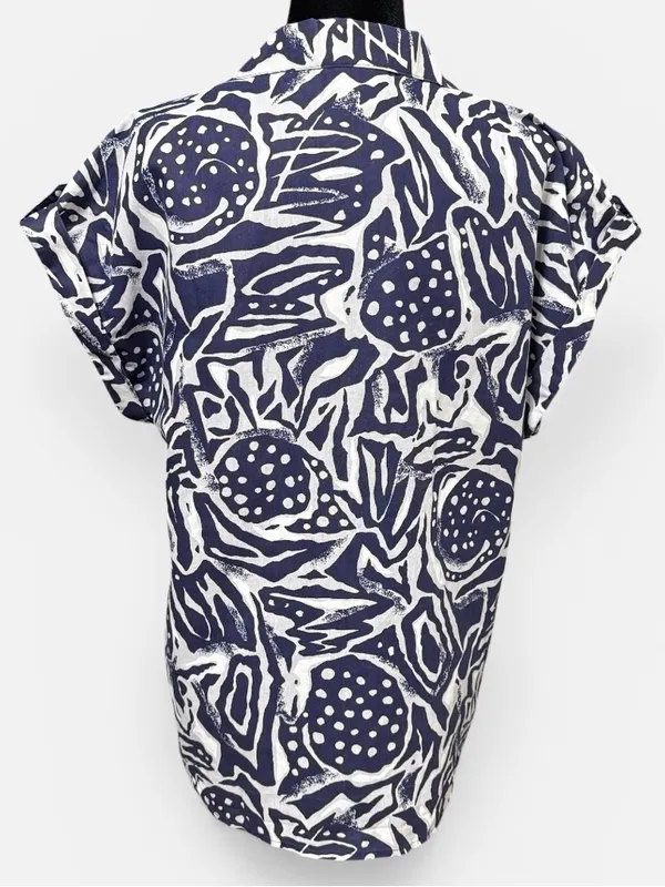 Vintage Abstract Print Button Shirt Blue White Made in USA Artsy Size Large - Image 4
