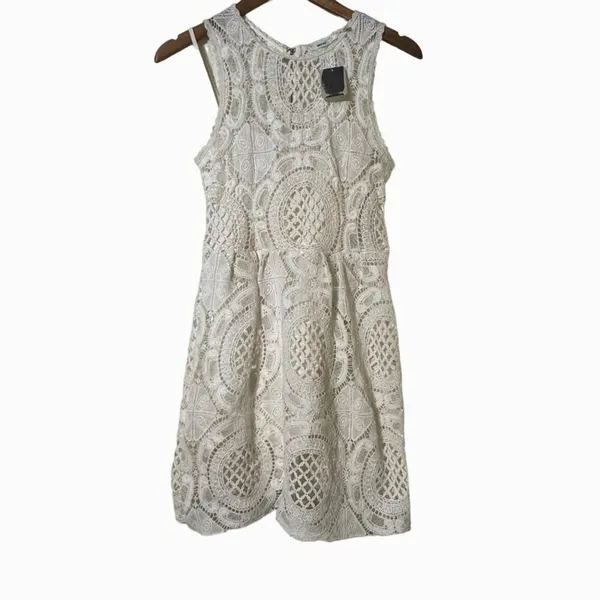 Kimchi Blue Crochet Lace Dress XS White Lined Sleeveless Shift NWT - Image 3