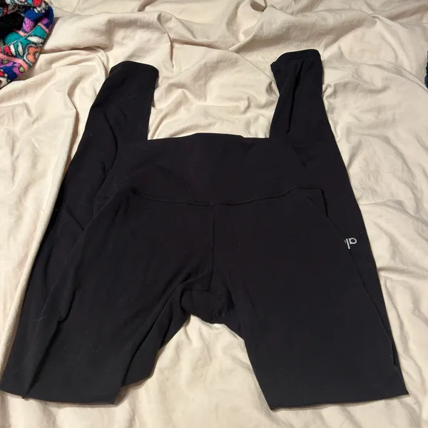 Alo Leggings - Image 2