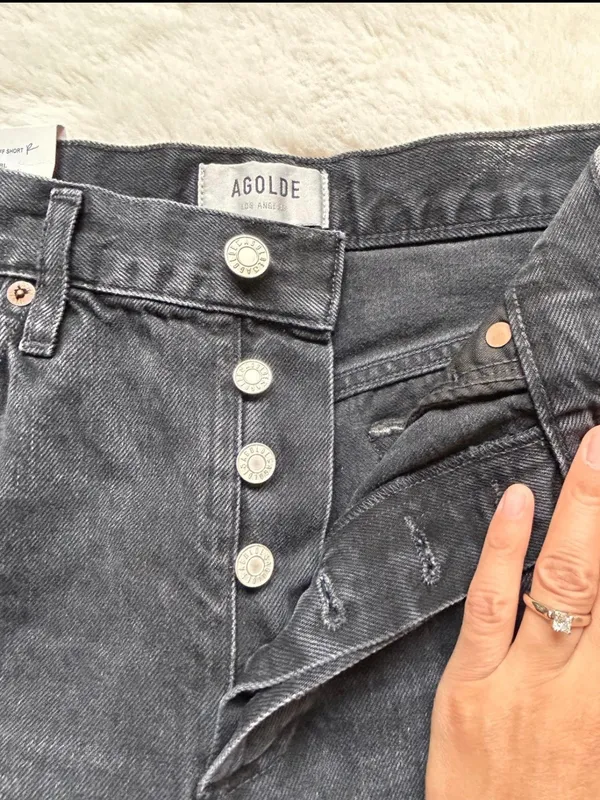 AGOLDE New Without Tags-Parker Vintage Cut Off Short - Size 27 - Image 5