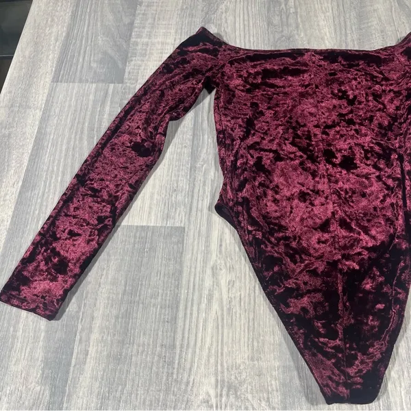 Forever 21 Velvet Off-Shoulder Bodysuit in Burgundy; Medium Women’s - Image 7