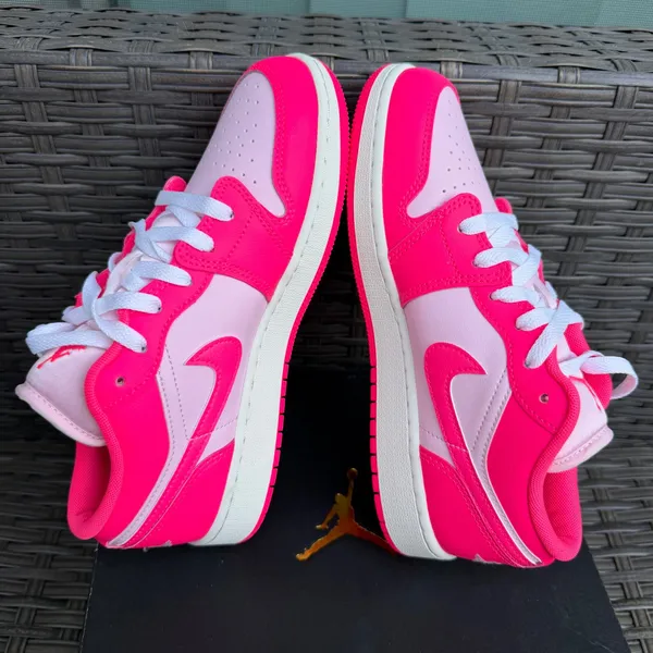 Air Jordan 1 Low GS Pink Foam Hyper Pink 5.5Y/7W - Image 5