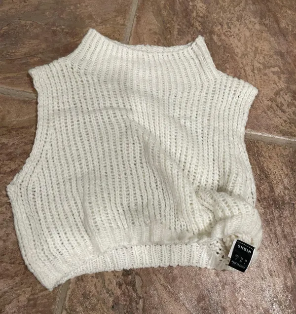 SheIn Cropped Sweater - Image 2