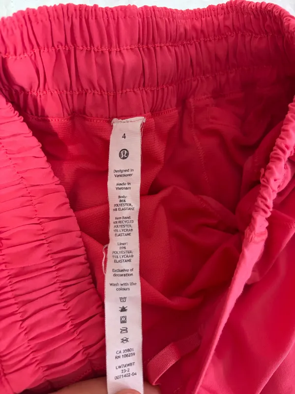 Lululemon lipgloss pink hottie hot shorts - Image 4