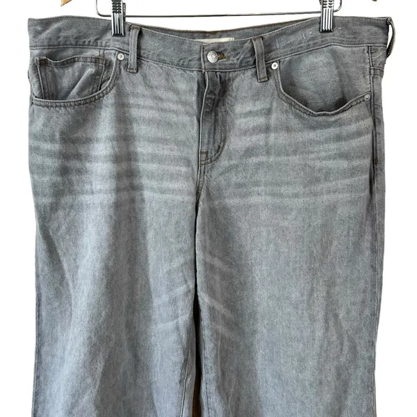 Madewell LOW-RISE SUPERWIDE-LEG Frayed Crop Jeans - Image 2