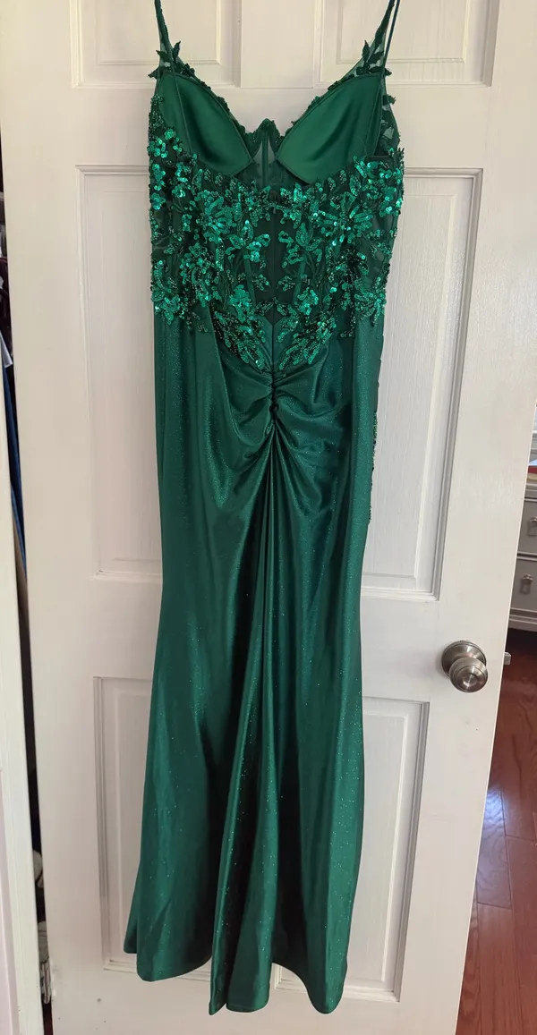 Boutique Green Sequin Prom Dress - Image 7