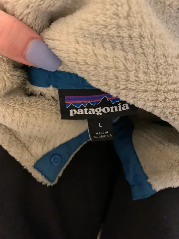 Patagonia half button jacket - Image 4