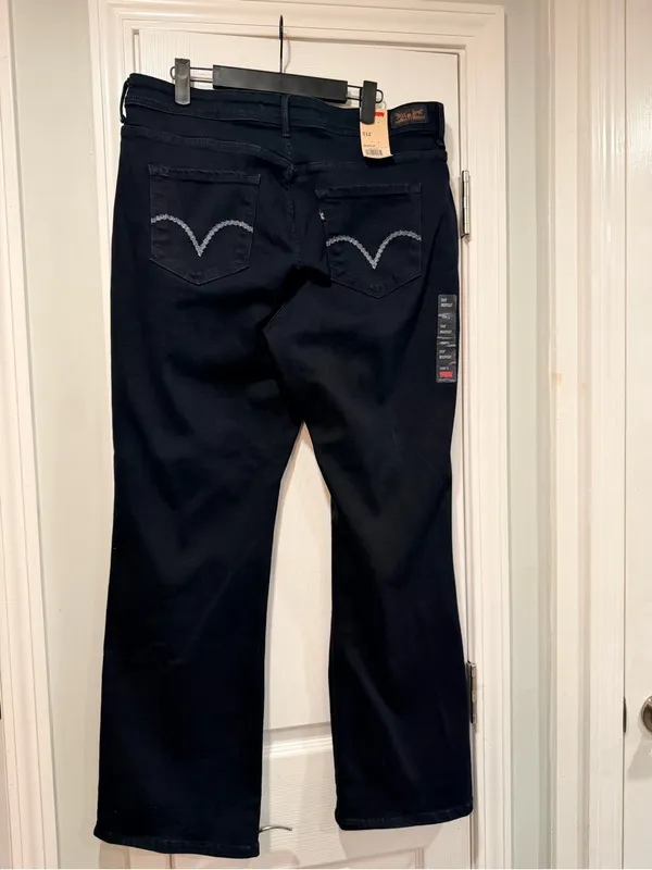 NWT Levi’s 512 Size 18W Short 512 Perfectly Shaping Bootcut Stretch Jeans Black - Image 2