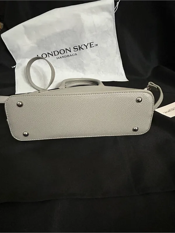 London Skye Women’s Light Grey Satchel Handbag Purse NWT - Image 9