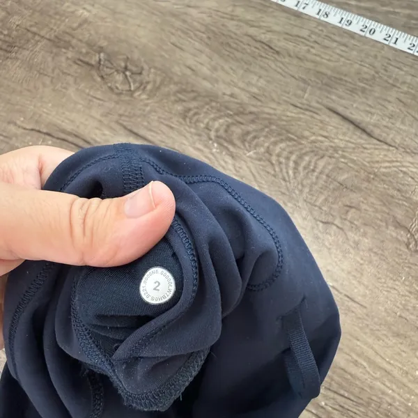 Lululemon Wunder Train High Rise‎ Short 8" True Navy size 2 - Image 5