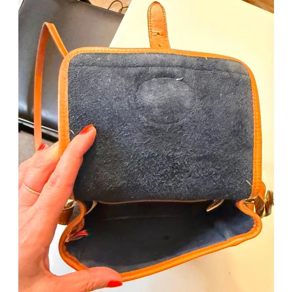 Vintage Y2K DOONEY & BOURKE Tan & Navy Pebbled Leather Crossbody - Image 9