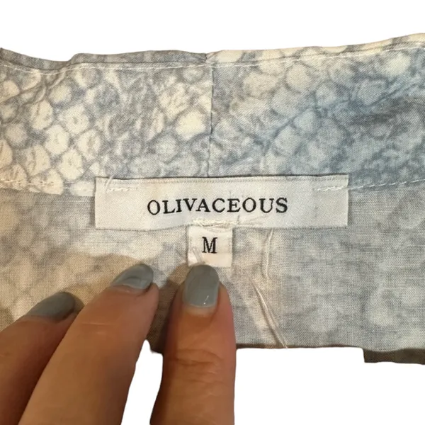 Olivaceous Blue & White Print Button Down Knot Front Blouse Women Sz M - Image 6