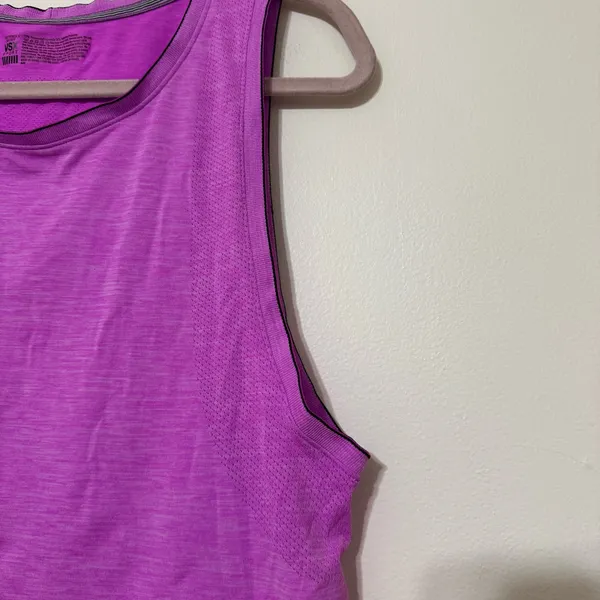 Victoria's Secret VSX Sport Seamless Pink Tank Top - Image 3
