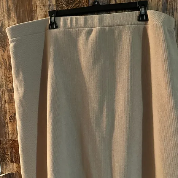 NWT Old Navy women's long skirt tan color size 2X polyester and cotton - Image 4
