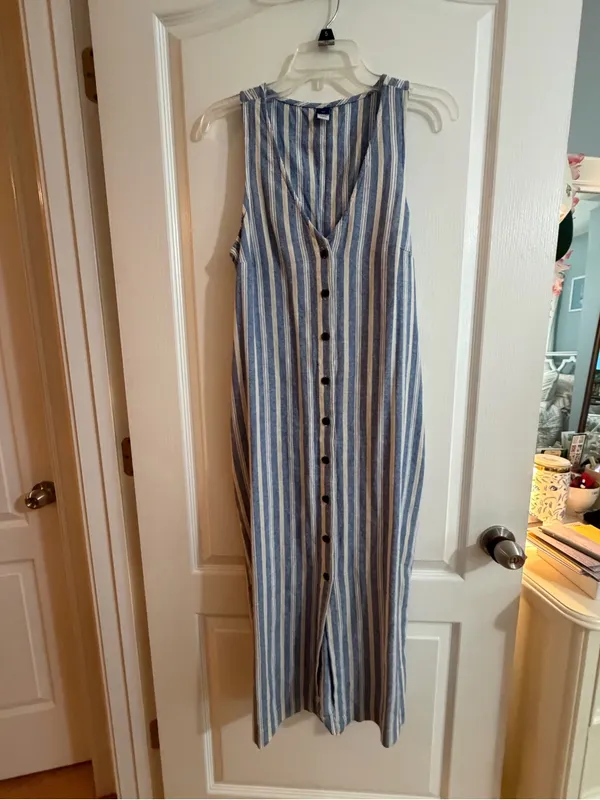 Old Navy Blue and White Vertical Stripe Button-Front Maxi Dress - Image 5