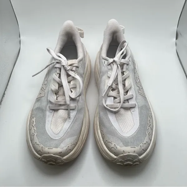 Hoka Speedgoat 6 women’s size 6.5 vibram white sneakers hiking outdoor - Image 2