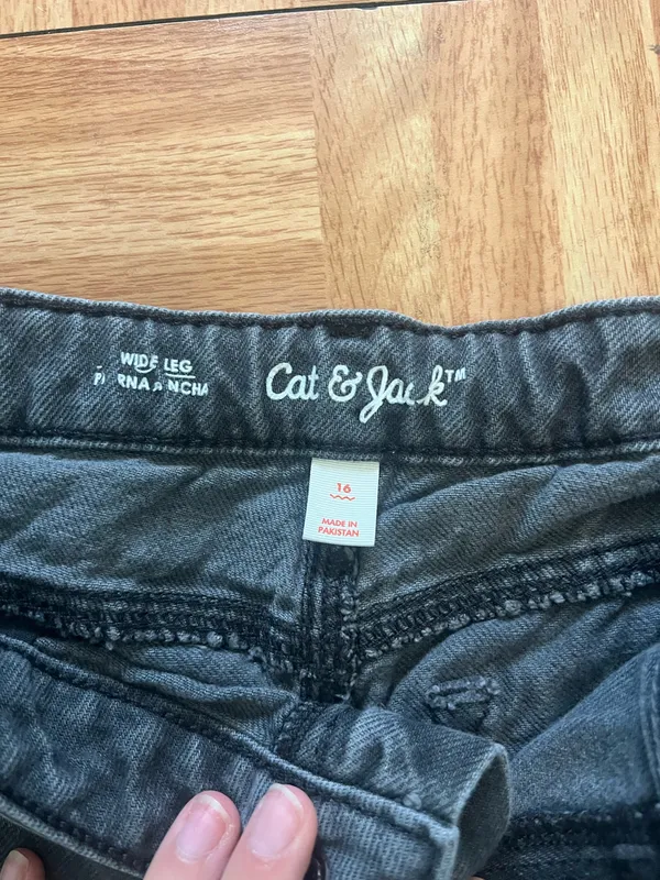 Cat and Jack jeans - Image 2
