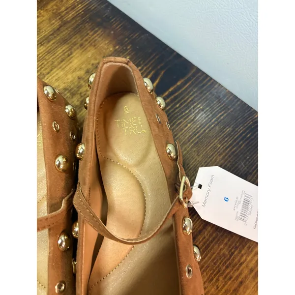 Time And Tru Brown Studded‎ Mary Jane Flays Size 6 - Image 4