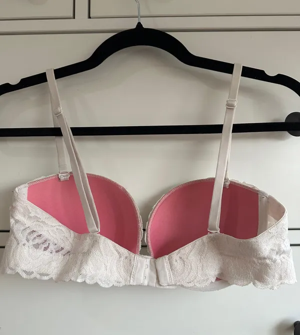 Victoria's Secret removable strapless bra - Image 2
