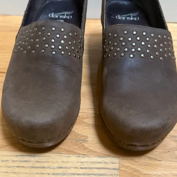 Dansko Mavis Brown Nubuck‎ Leather Studded Slip On Clogs Shoes Size 39 US 9 - Image 3