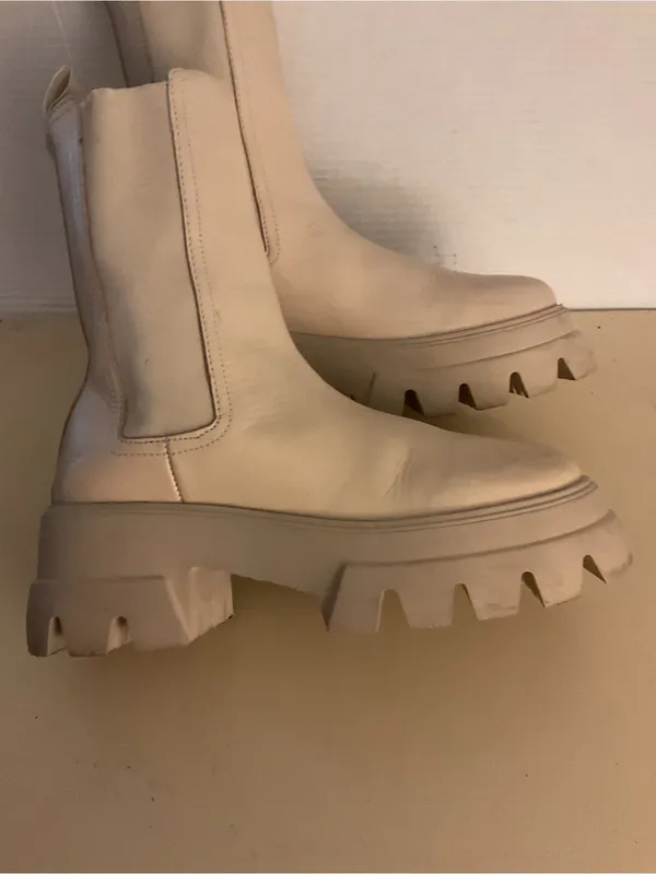 Thursday women crème leather platform Chelsea heel boots US 7.5 - Image 8
