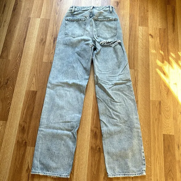 Pacsun 90s Boyfriend Distressed Light Wash Jeans - Image 4