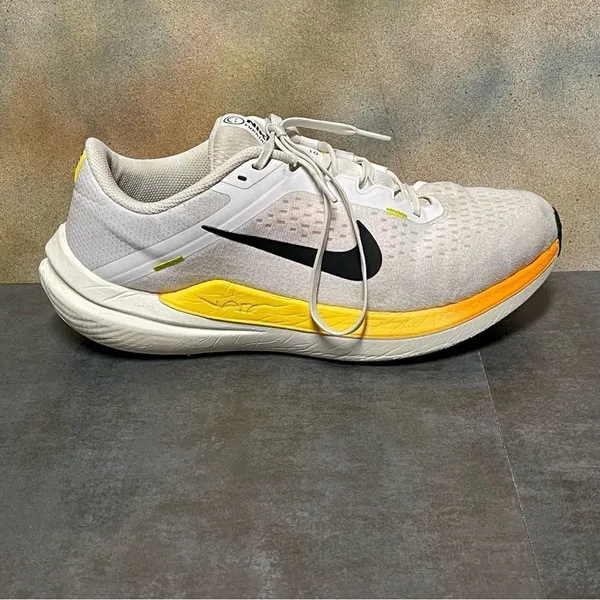 Nike Zoom Winflo 10 Women's White Running Shoes Size 11M - Image 9