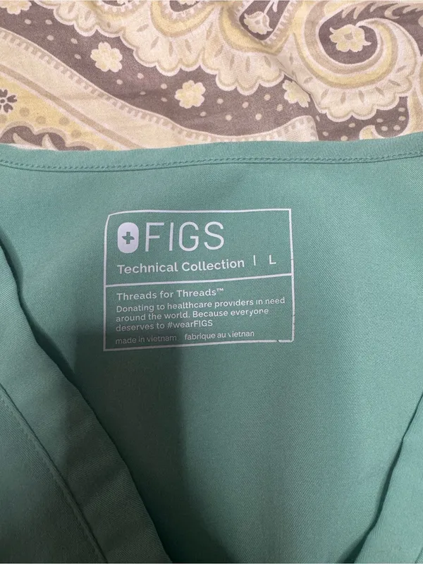 Figs scrub top - Image 3