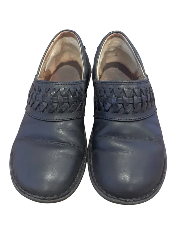 UGG Australia Anila Slip on Winter Clog Shoes Womens Size 6 Black Leather EUC - Image 2
