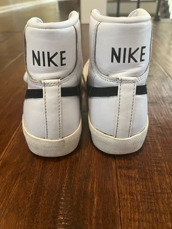 Nike Women’s Blazer Mid 77 High Top Sneaker - Image 3
