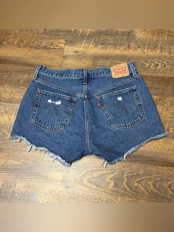 Levi's 501 Denim Jean Shorts Womens 31 Distressed Cut-off High Rise Button Fly - Image 5