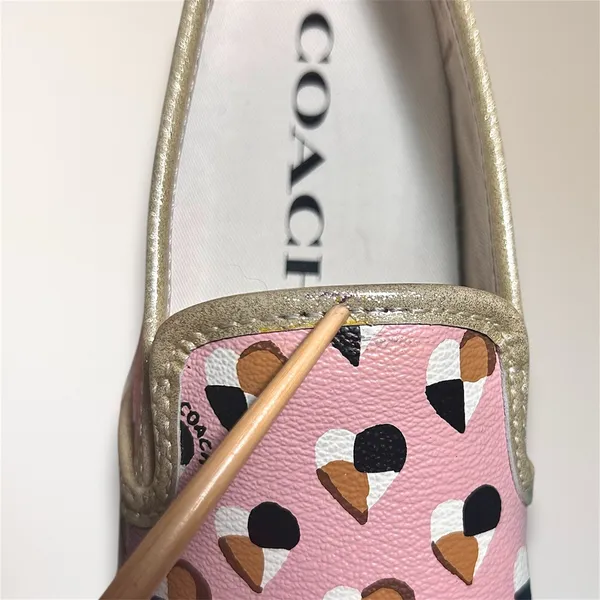 Coach 8B Pink Heart Print Slip On Sneakers Metallic Gold Trim FG2113‎ Travel - Image 11
