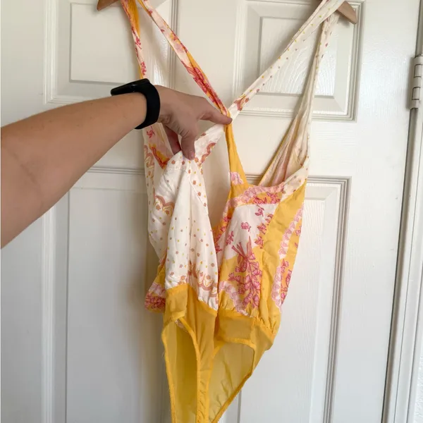 Free People Sweet Thing Bodysuit Pink and Yellow Floral Sleeveless Size L - Image 10